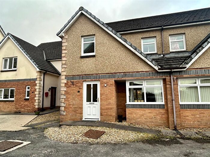 4 Bedroom Semi-Detached House For Sale In Llys Bethesda, Tumble, Llanelli, SA14