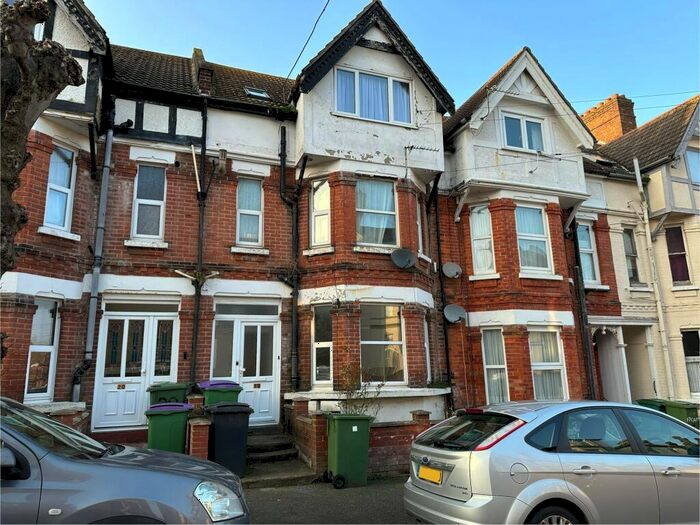 3 Bedroom Maisonette To Rent In Cambridge Gardens, Folkestone, CT20