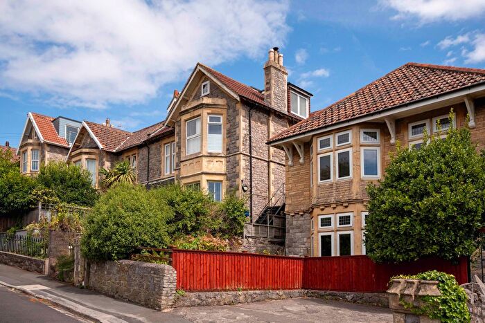 2 Bedroom Flat For Sale In Coombeside, Weston-Super-Mare, BS23