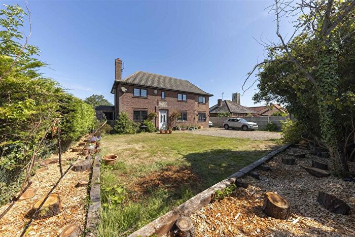 4 Bedroom Detached House For Sale In North Walsham Road, Happisburgh, NR12