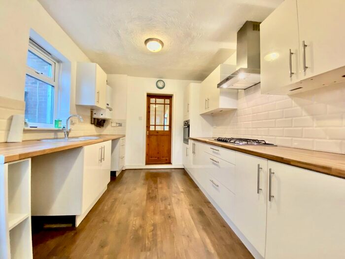 3 Bedroom House To Rent In Desborough Road, Eastleigh, SO50