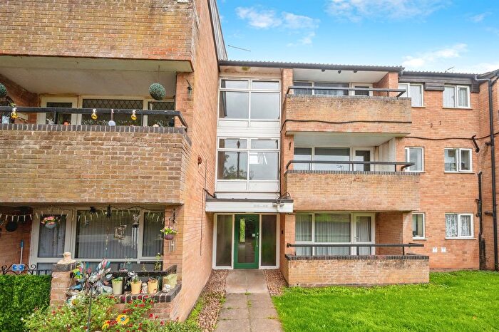 2 Bedroom Flat For Sale In The Scotlands, Droitwich, WR9