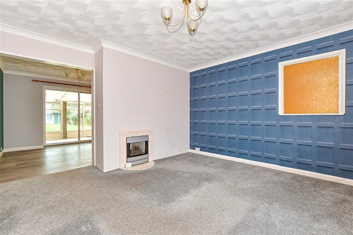 3 Bedroom Semi-Detached House For Sale In Woodlands Road, Willesborough, Ashford, Kent, TN24