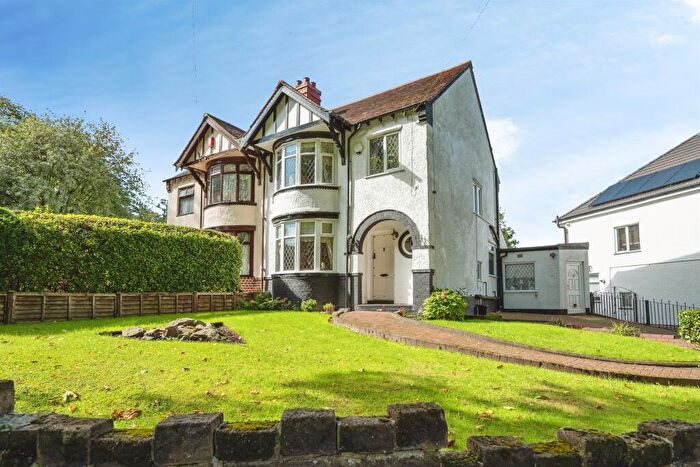 3 Bedroom Semi Detached House For Sale In Forest Road, Dudley, DY1