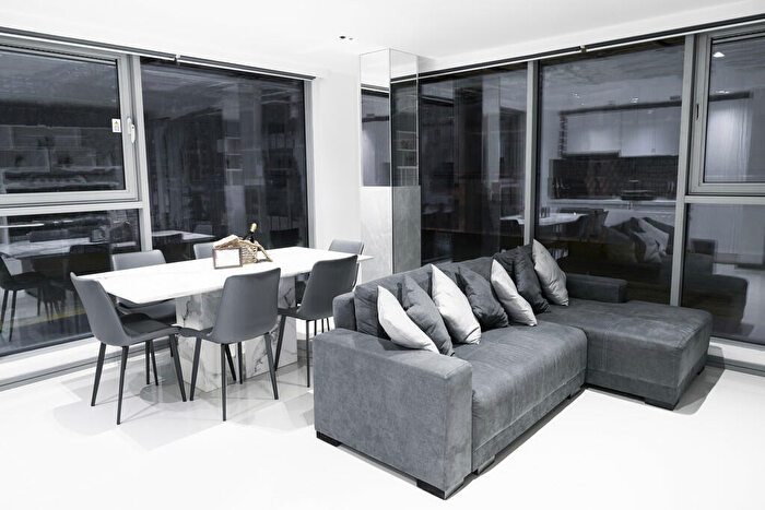 2 Bedroom Apartment To Rent In Saint Martins Gate, Worcester Street, Birmingham, B2