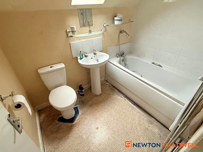 2 Bedroom Detached House For Sale In The Drive, Winthorpe, NG24