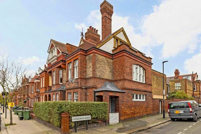 2 Bedroom Flat To Rent In Amesbury Avenue, London, SW2