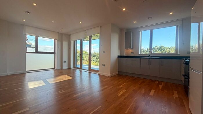 2 Bedroom Flat To Rent In Copley Close, London, W7