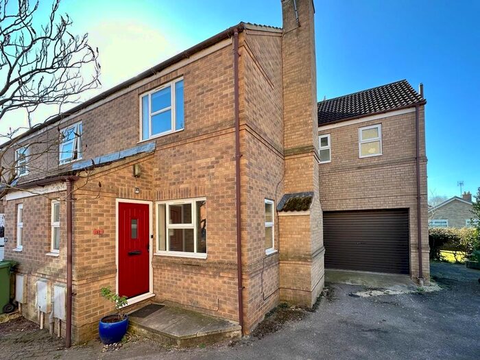 3 Bedroom Semi-Detached House To Rent In Rosemary Court, Easingwold, YO61