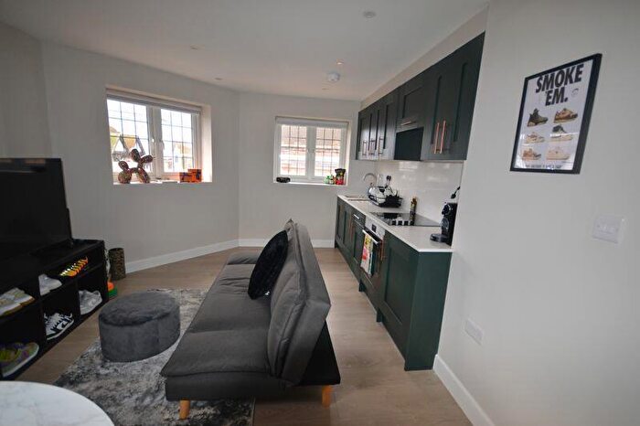 1 Bedroom Flat To Rent In Beacon House, Beaconsfield, HP9
