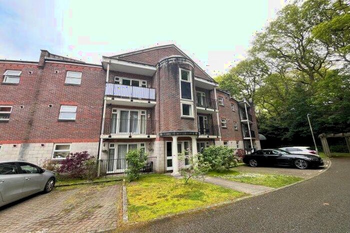 2 Bedroom Flat To Rent In The Topiary, Poole, BH14
