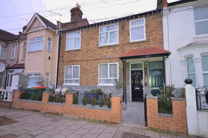 2 Bedroom Ground Maisonette To Rent In Rutland Road, London, E7