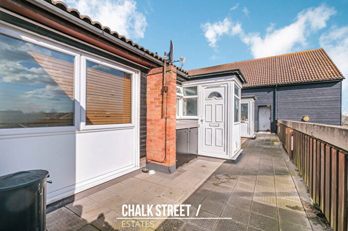 2 Bedroom Apartment For Sale In Blenheim Court, Northolt Way, Hornchurch, RM12