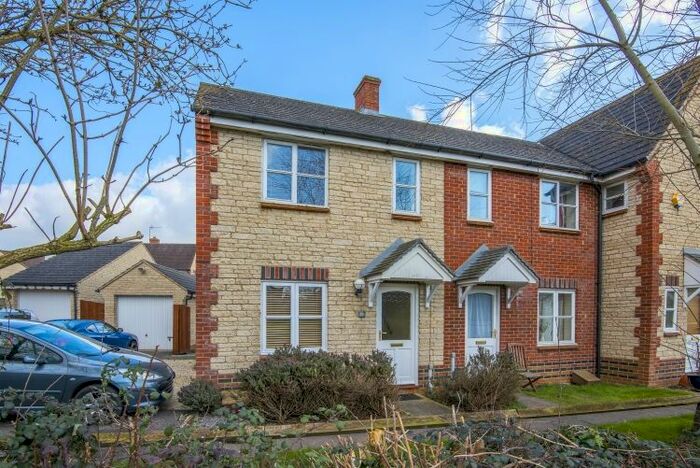 2 Bedroom End Of Terrace House To Rent In Corncrake Way, Bicester OX26