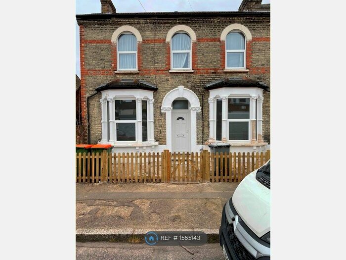 2 Bedroom Flat To Rent In Latimer Road, London, E7