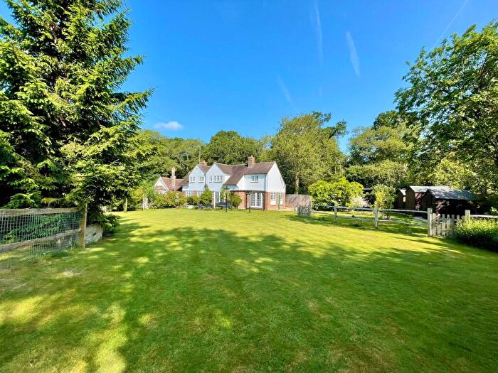 4 Bedroom Detached House For Sale In Wheatsheaf Road, Woodmancote, BN5