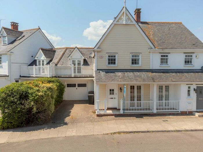 Houses for sale & to rent in CM2 5TH, Springfield Lyons Approach