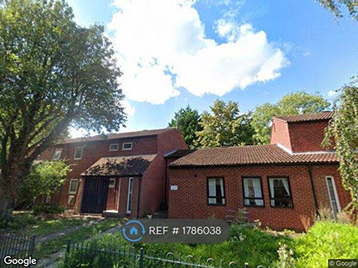 2 Bedroom Maisonette To Rent In Musgrove Close, Leicester, LE3