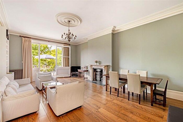 3 Bedroom Flat To Rent In Belsize Park Gardens, Belsize Park, NW3