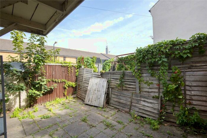 1 Bedroom Flat To Rent In Brighton Avenue, Walthamstow, London, E17