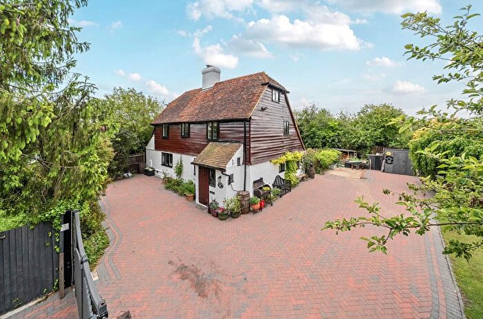4 Bedroom Detached House For Sale In Hampstead Lane, Yalding, Maidstone, ME18