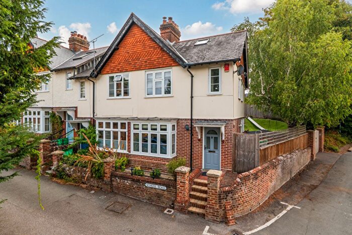 3 Bedroom Detached House For Sale In School Road, Twyford, SO21