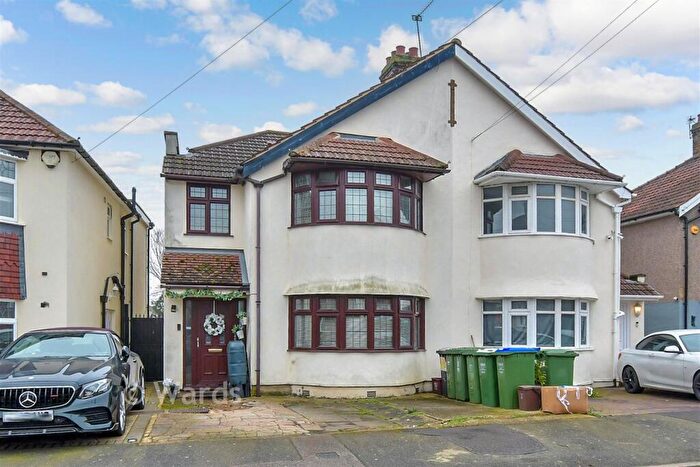 4 Bedroom Semi Detached House For Sale In Seaton Road, Welling, Kent, DA16