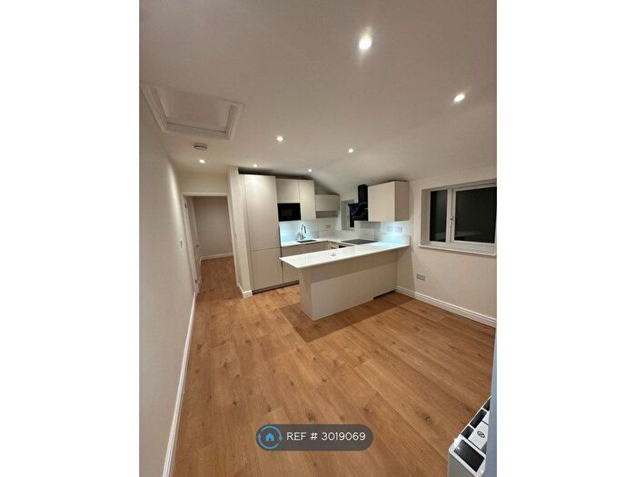 1 Bedroom Flat To Rent In Sutton Road, St Albans, AL1