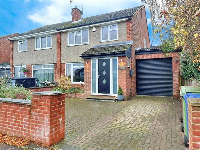 3 Bedroom End Of Terrace House For Sale In Westerham Road, Sittingbourne, Kent, ME10