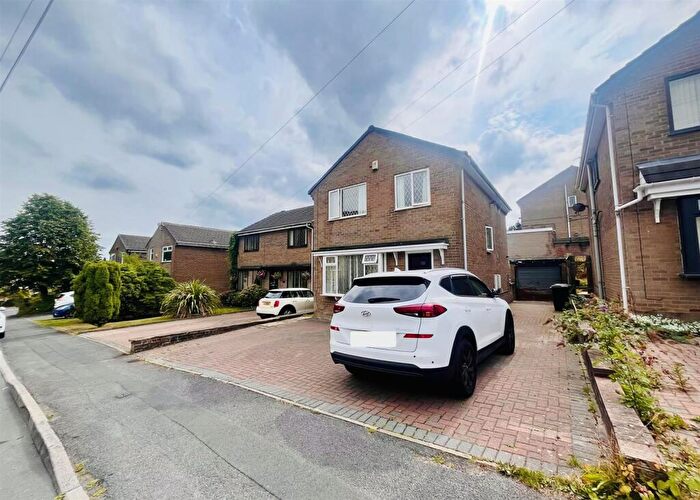 4 Bedroom Detached House For Sale In Norwood Road, Huddersfield, HD2