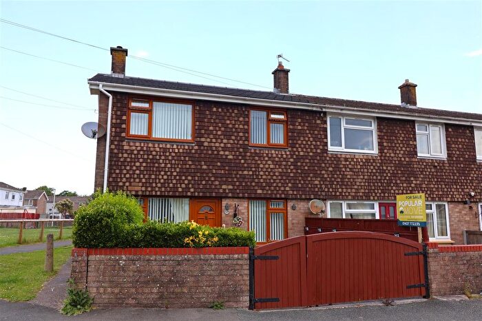 2 Bedroom End Of Terrace House For Sale In Kavanagh Court, Pembroke Dock, SA72