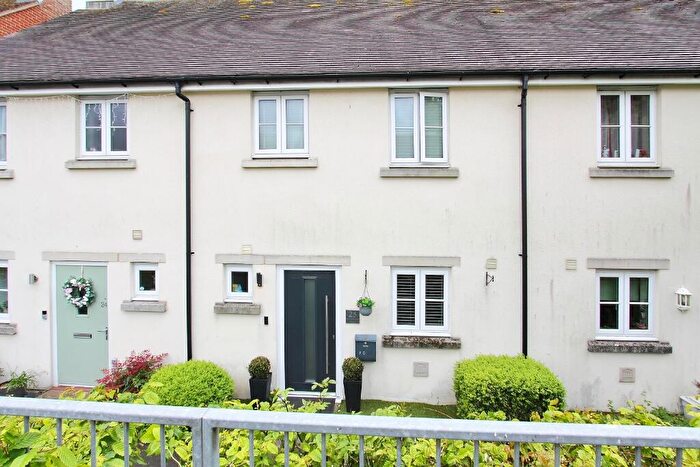 3 Bedroom Terraced House For Sale In Riverbourne Road, SN8