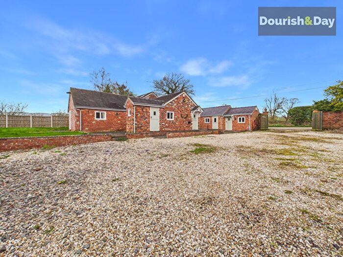 3 Bedroom Cottage For Sale In Fishermans Cottage, Blakemere, SY13