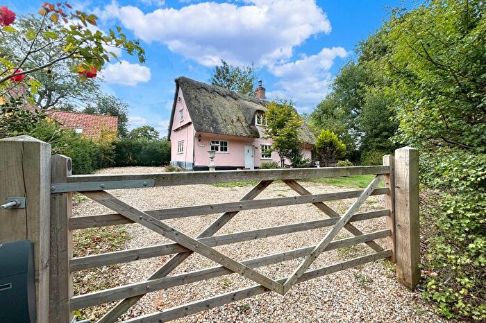 3 Bedroom Detached House For Sale In The Street, Lidgate, CB8