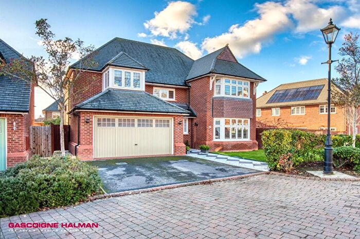 4 Bedroom Detached House For Sale In Nimrod Grove, Woodford, SK7