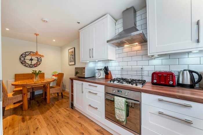 2 Bedroom Maisonette To Rent In Manor Vale, Boston Manor Road, Brentford, TW8