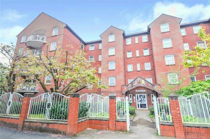 1 Bedroom Apartment To Rent In Hathersage Road, Manchester, M13
