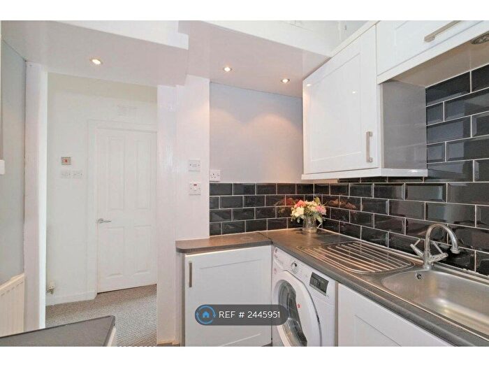 1 Bedroom Flat To Rent In Broomhill Road, Aberdeen, AB10