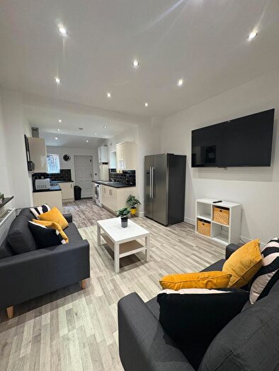 3 Bedroom House To Rent In Lancing Road, Sheffield, S2