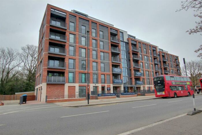 2 Bedroom Flat To Rent In Green Lanes, London, N21