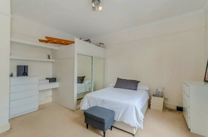 Studio To Rent In Marlborough Hill, St John's Wood, London, NW8