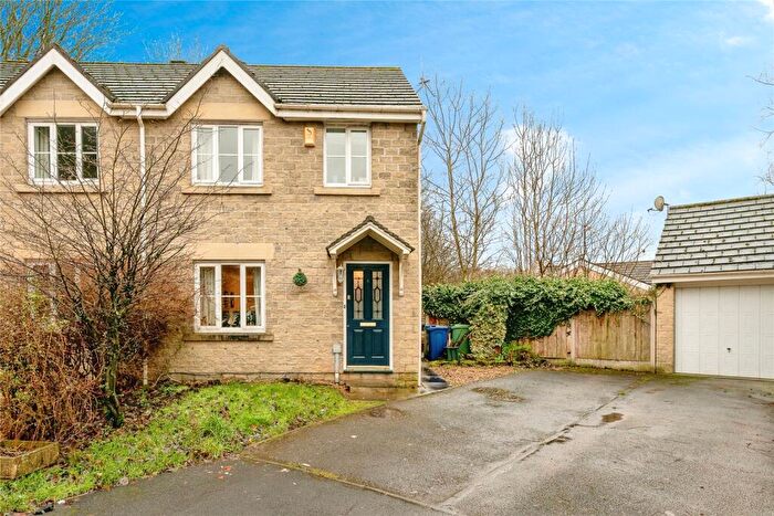 3 Bedroom Semi Detached House For Sale In Montfieldhey, Nelson, Lancashire, BB9