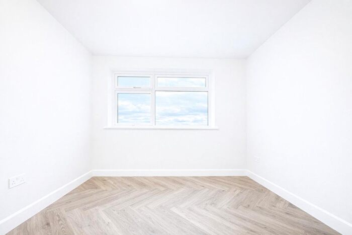 2 Bedroom Flat For Sale In Flat Pemberton Court, Portlet Street, E1