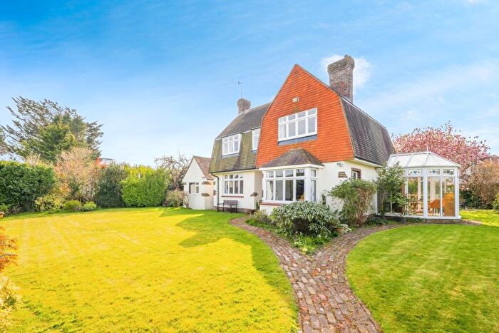 3 Bedroom Detached House For Sale In Kings Barn Lane, Steyning, West Sussex, BN44