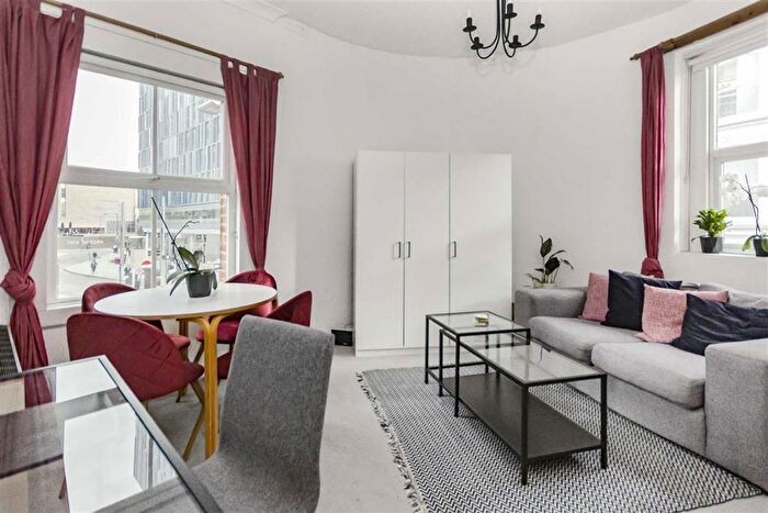 1 Bedroom Flat To Rent In Southwark Street, Southwark, SE1
