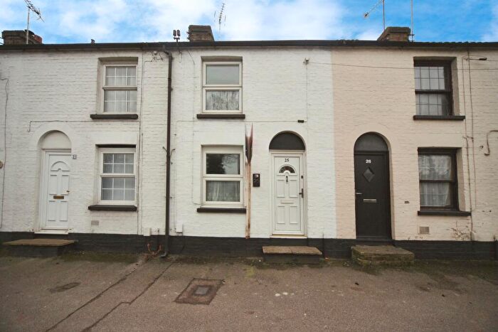 1 Bedroom Terraced House For Sale In Bedford Road, Houghton Regis, Dunstable, LU5