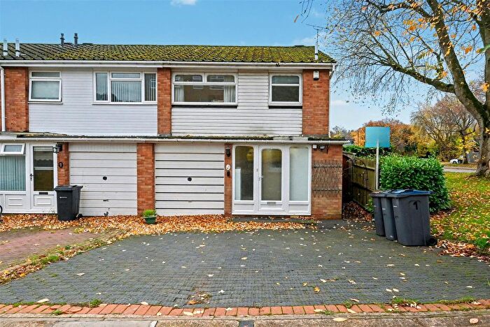 3 Bedroom Town House For Sale In Hunstanton Avenue, Harborne, Birmingham, B17