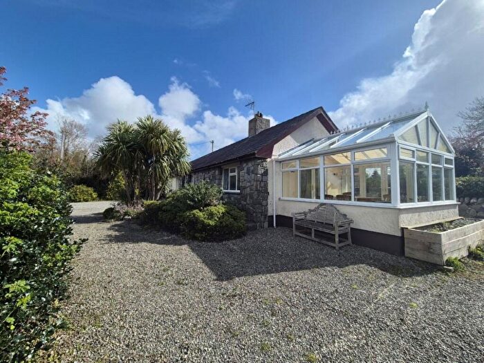 3 Bedroom Bungalow For Sale In Lon Cae Metta, Llanrug, Gwynedd, LL55