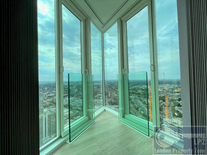 2 Bedroom Flat To Rent In Saffron Central Square, Croydon, CR0