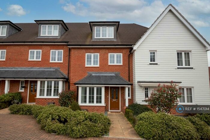 4 Bedroom Terraced House To Rent In Lakeland Avenue, Bersted Park, Bognor Regis, PO21